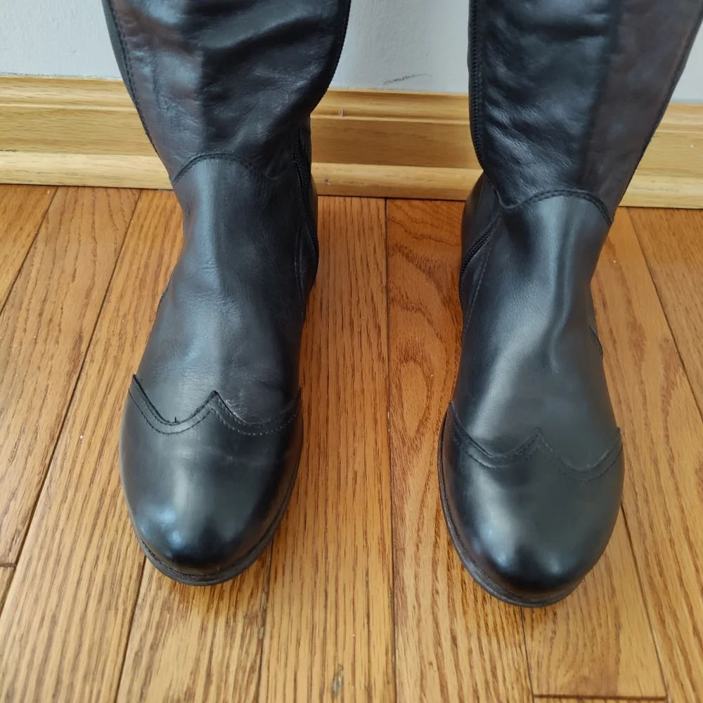 Moma Women's Tall Leather Boots in Black